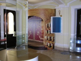Конструкции витрин, мебели и зеркал в формировании музея театра оперы и балета Одесса